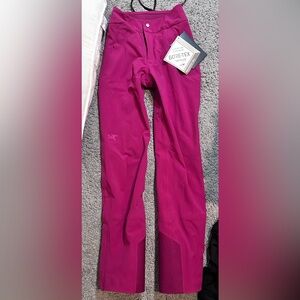 NWT Arc'teryx pants woman pink